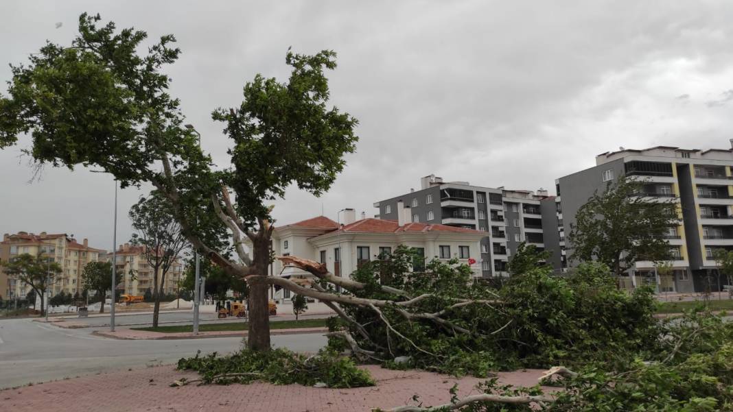 Fırtına Konya’yı böyle yıktı 10